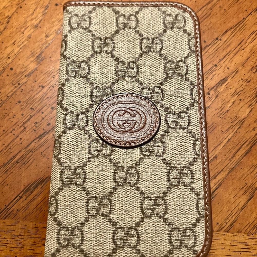 NEW Gucci iPhone 15 AUTHENTIC Monogram Phone Case